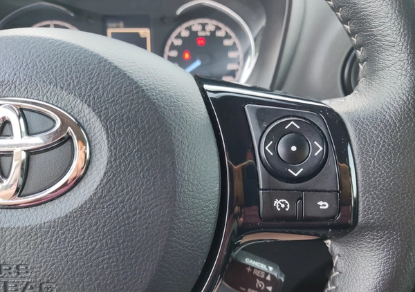 Toyota Yaris cena 49900 przebieg: 134000, rok produkcji 2020 z Trzebinia małe 781